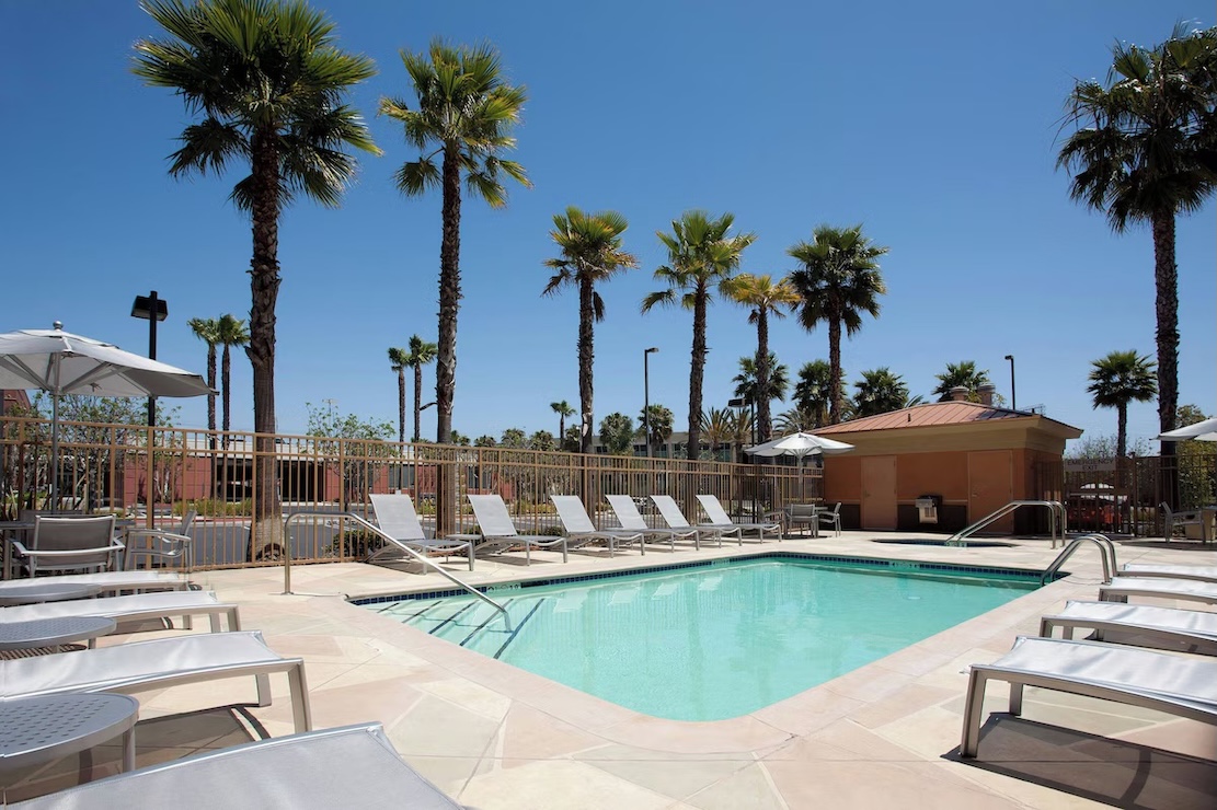 SpringHill Suites Los Angeles LAX/Manhattan Beach pool
