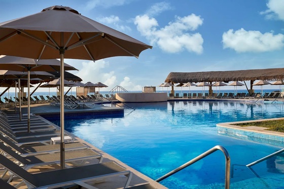 Marriott Cancun, An All-Inclusive Resort: Pool & Spa Day