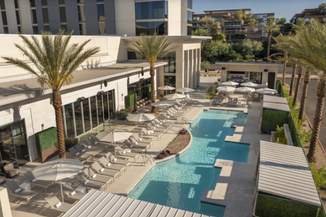 Caesars Republic Scottsdale, a Hilton Hotel pool