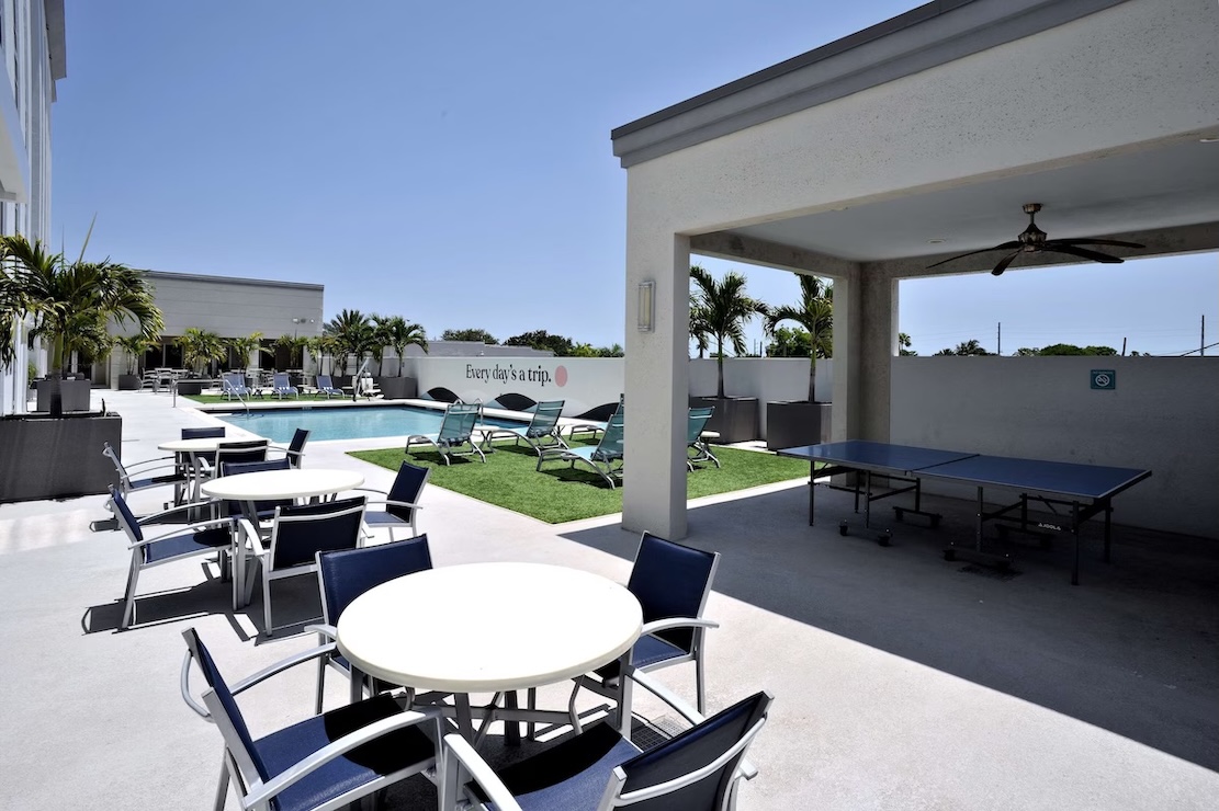 Hotel Dello Fort Lauderdale Airport, Tapestry Collection by Hilton pool