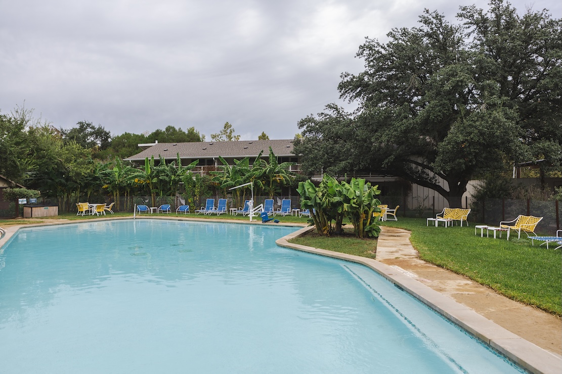 Stagecoach Inn pool