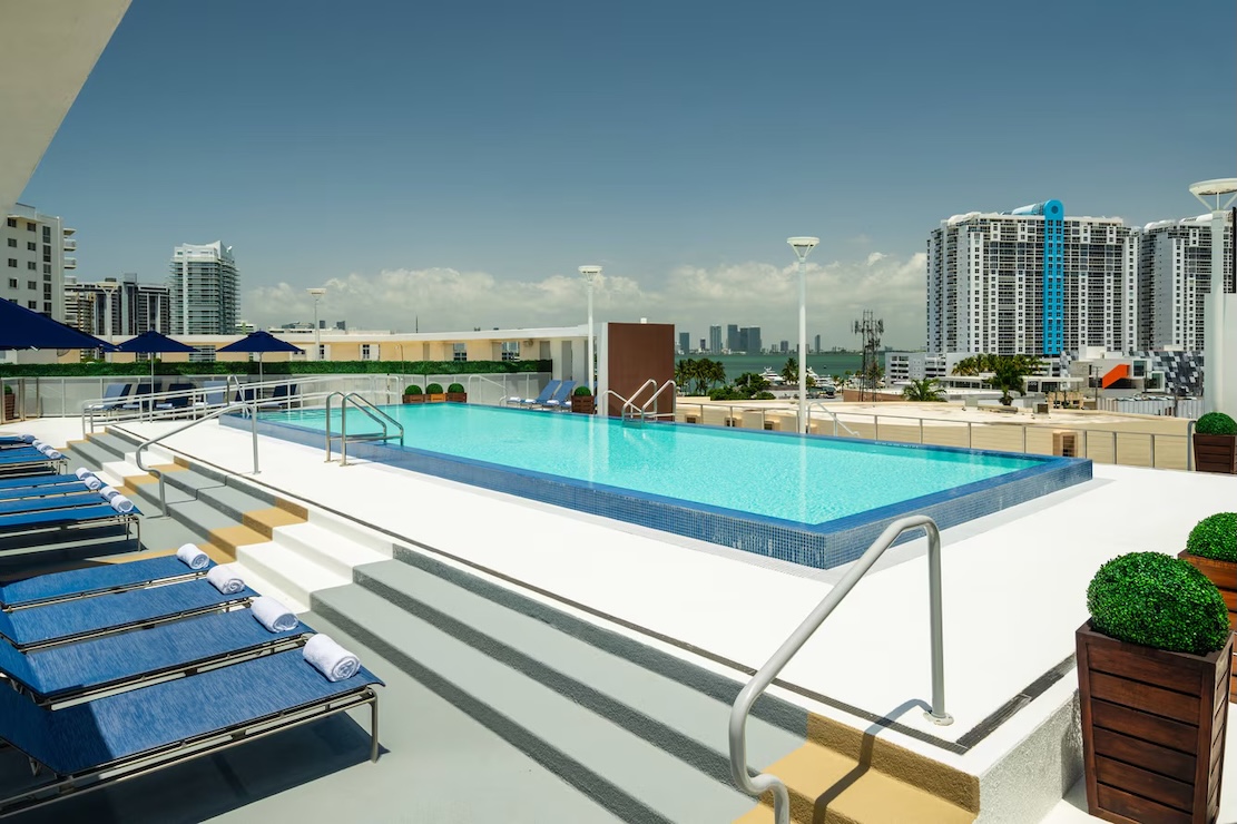 Residence Inn By Marriott Miami Beach South Beach pool