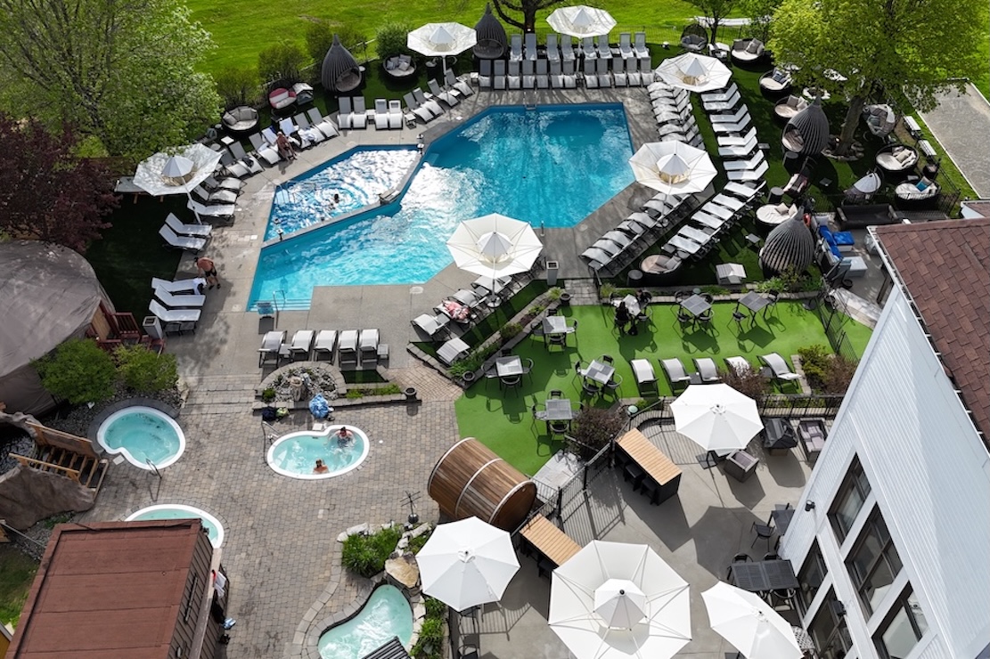 Hôtel Estrimont pool