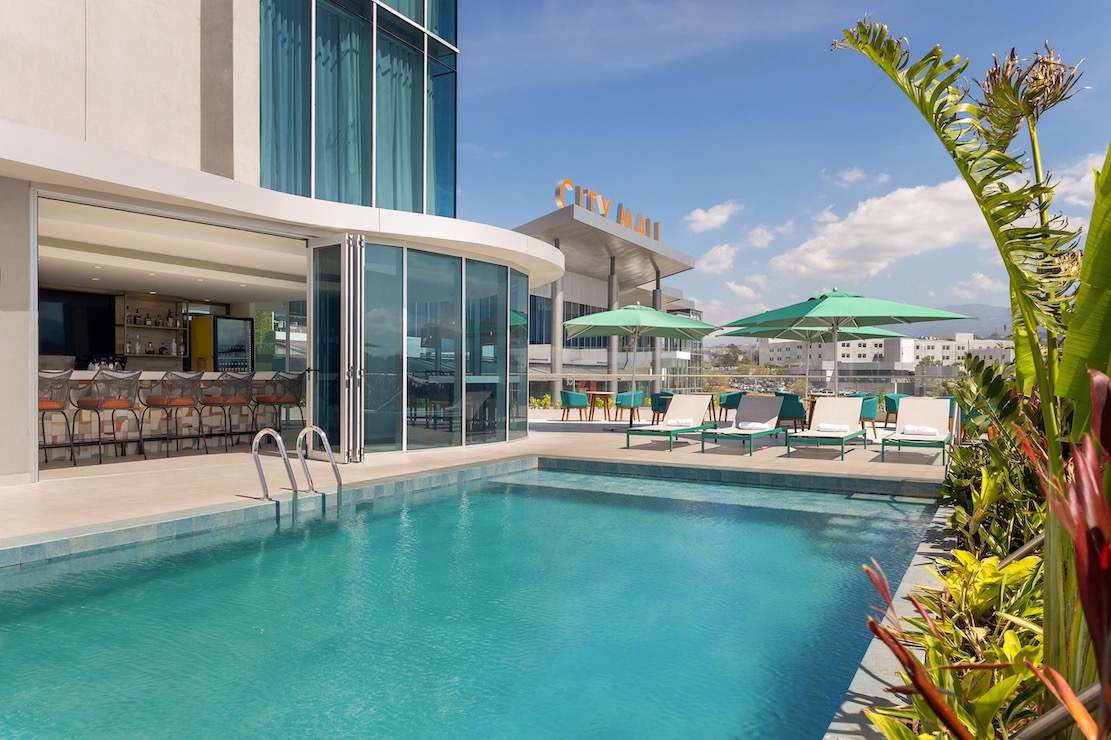 Hilton Garden Inn San Jose Airport City Mall pool