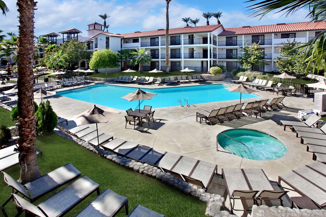 Embassy Suites by Hilton Palm Desert pool