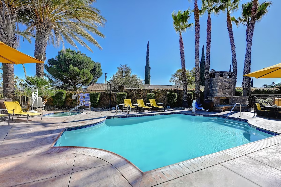 Bellasera Hotel & Suites Paso Robles, Tapestry by Hilton pool