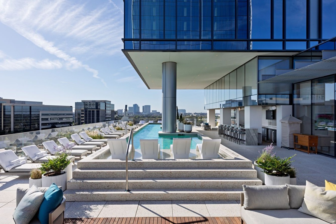HALL Park Hotel, Autograph Collection pool
