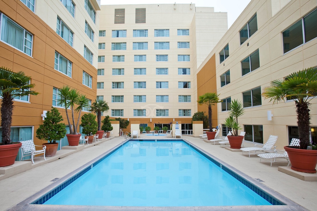 Monterey Marriott pool