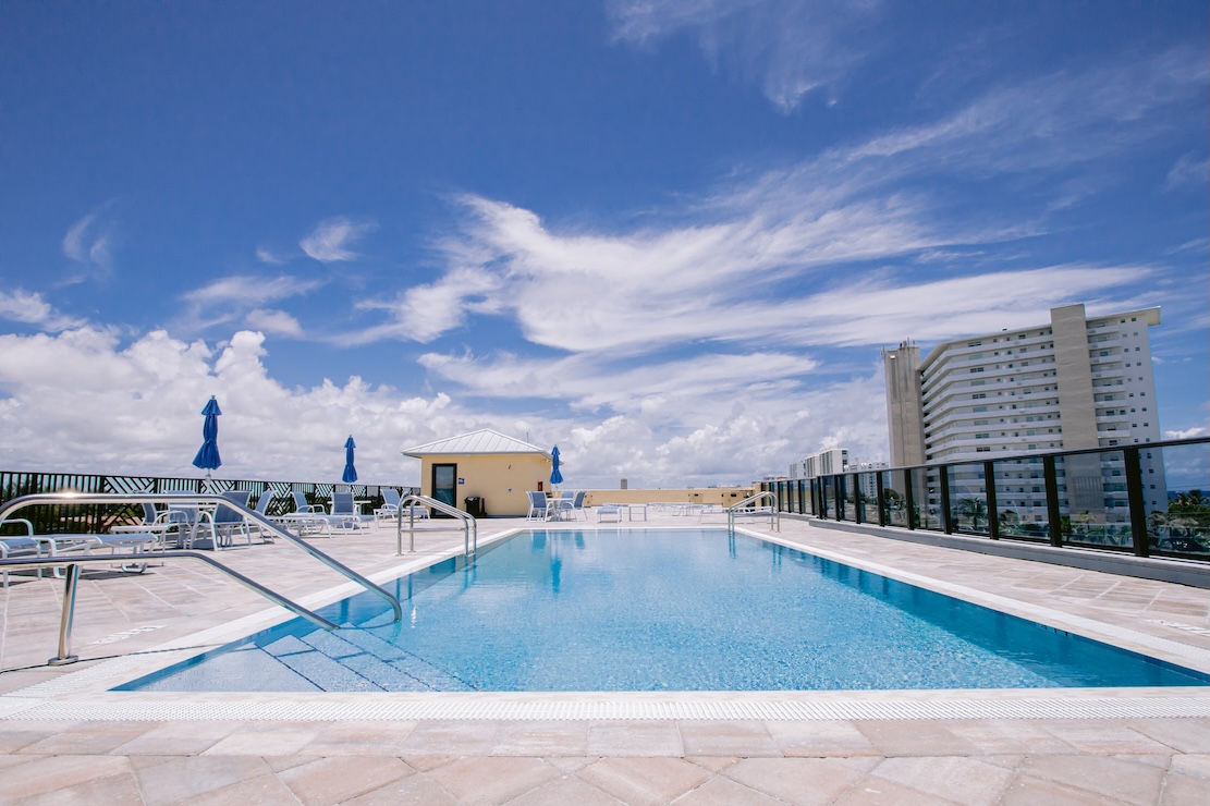 Vistalmar Beach Resort pool