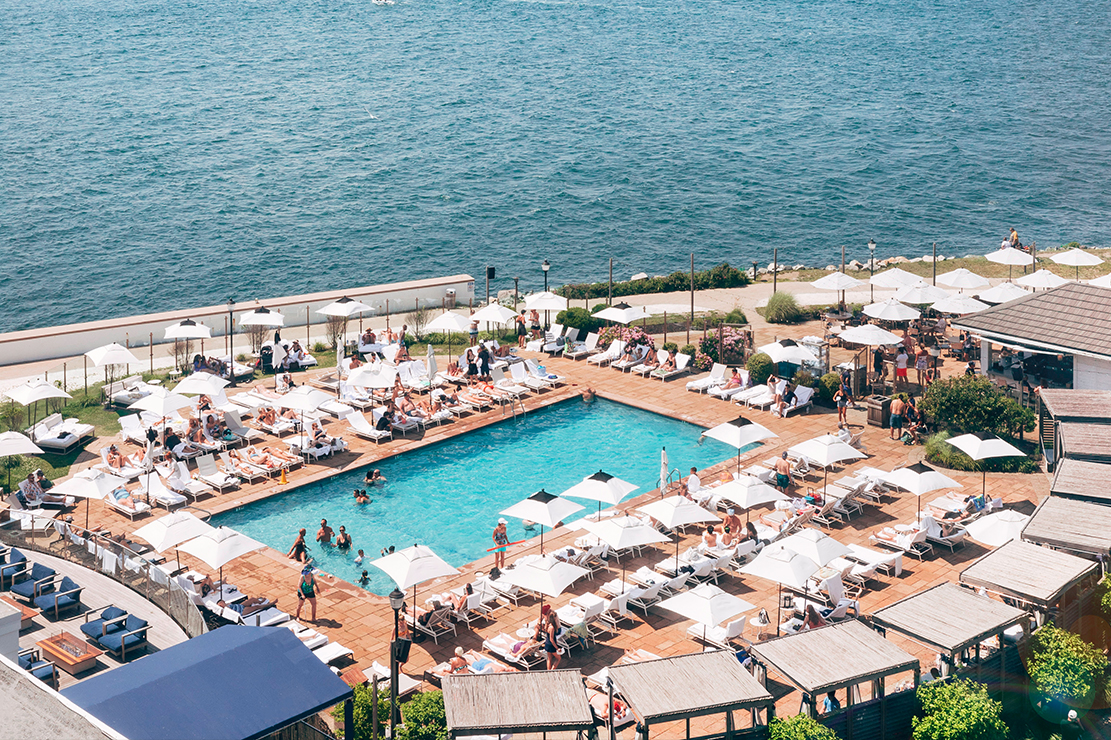 Newport Harbor Island Resort pool