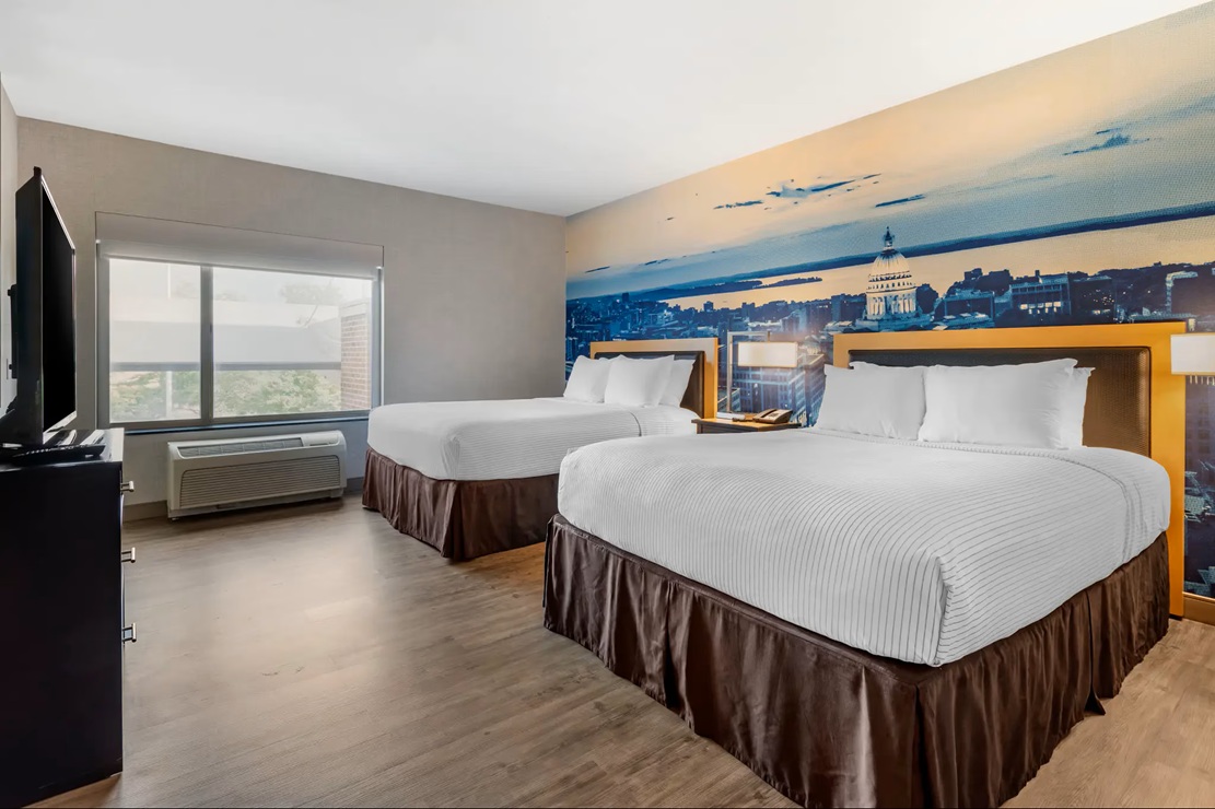 Cambria Hotel Madison East pool