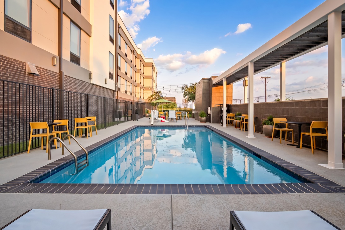 Home2 Suites by Hilton Irving/DFW Airport North: Pool & Spa Day