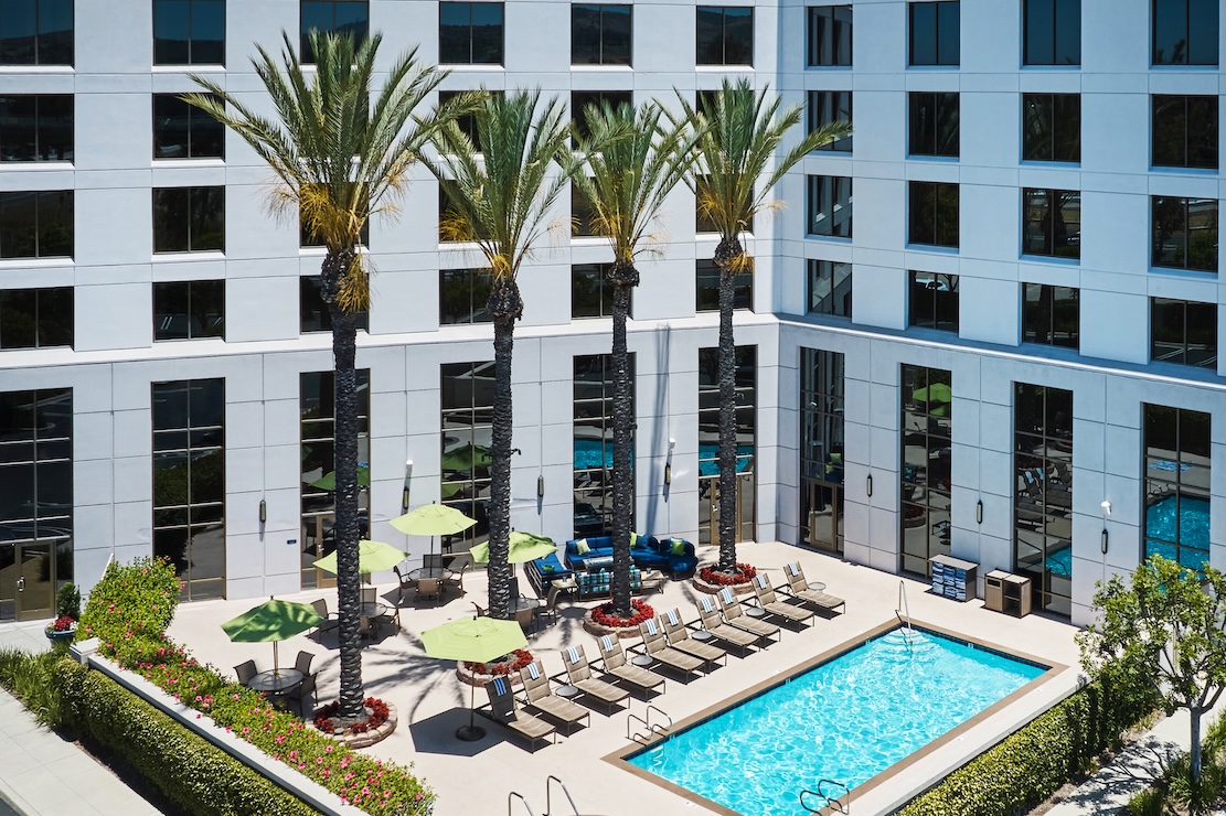 DoubleTree by Hilton Hotel Irvine - Spectrum pool