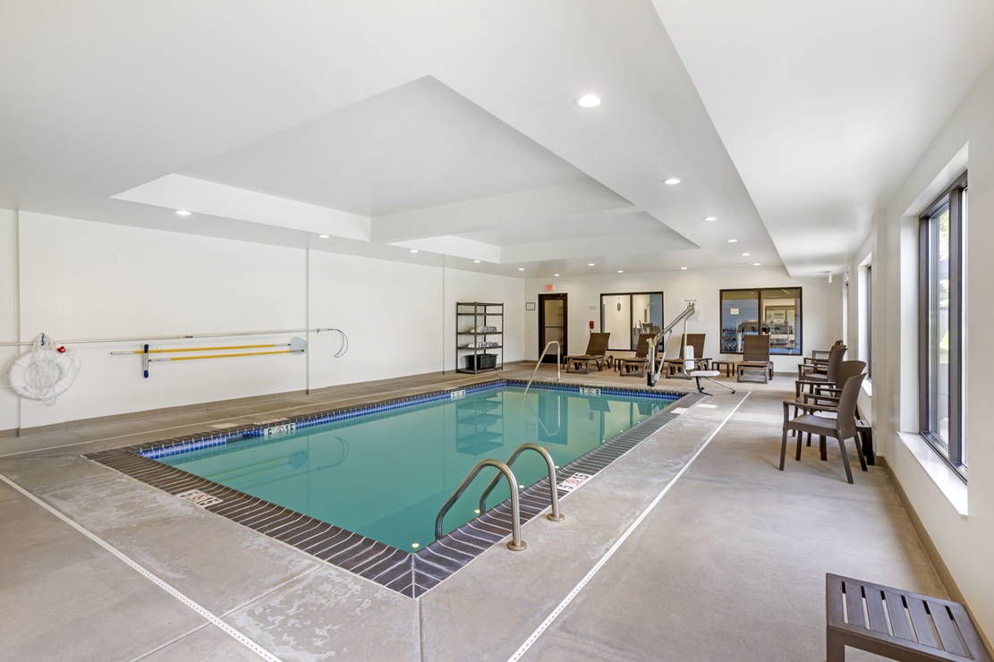 Comfort Inn & Suites Gap Amish Country pool
