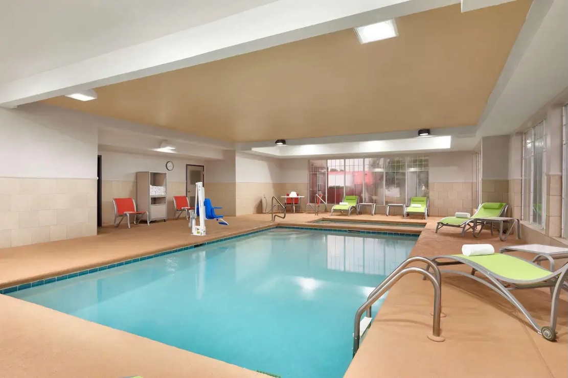 Country Inn & Suites by Radisson, Warner Robins, GA pool