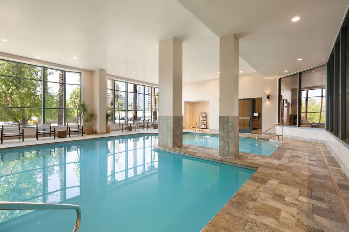 Embassy Suites by Hilton Phoenix Downtown North pool