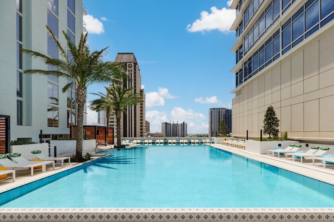 AC Hotel St. Petersburg Downtown pool