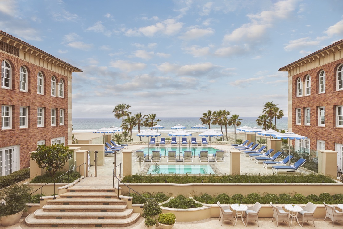 Sea Wellness Spa at Hotel Casa del Mar pool