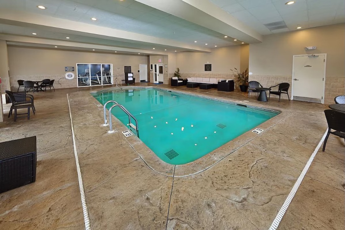 Park Manor Hotel pool