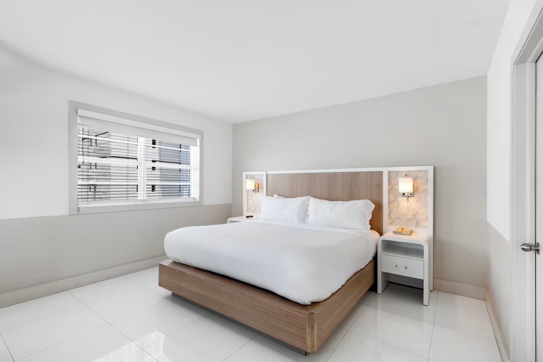 Townhouse Hotel, BW Signature Collection pool