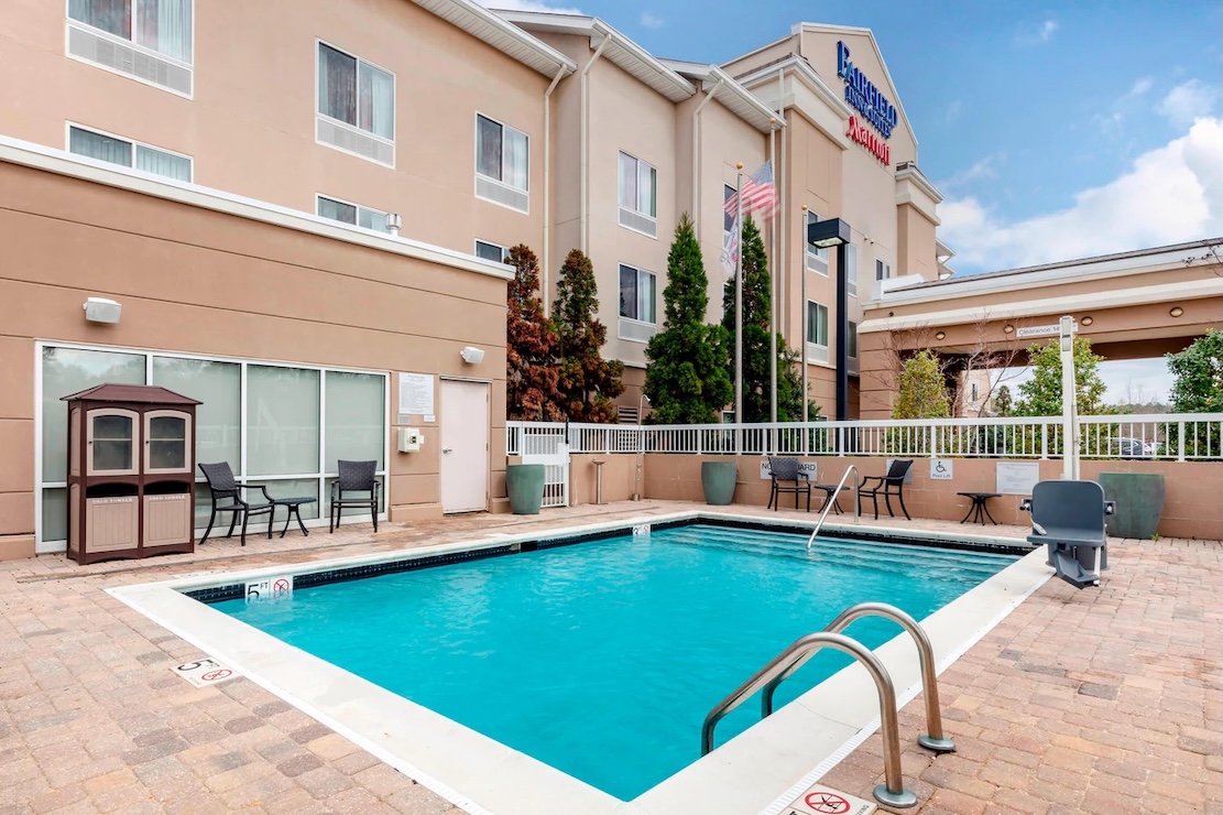 Fairfield Inn and Suites Columbus pool