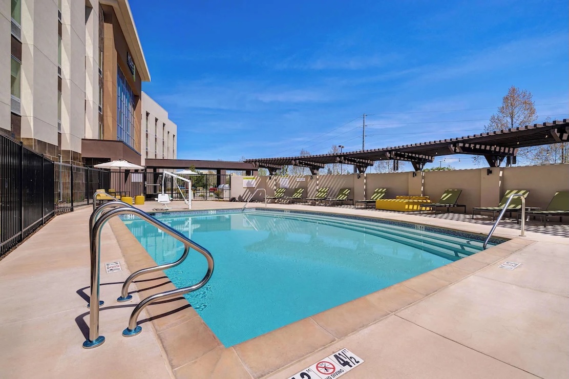 Home2 Suites by Hilton Petaluma pool