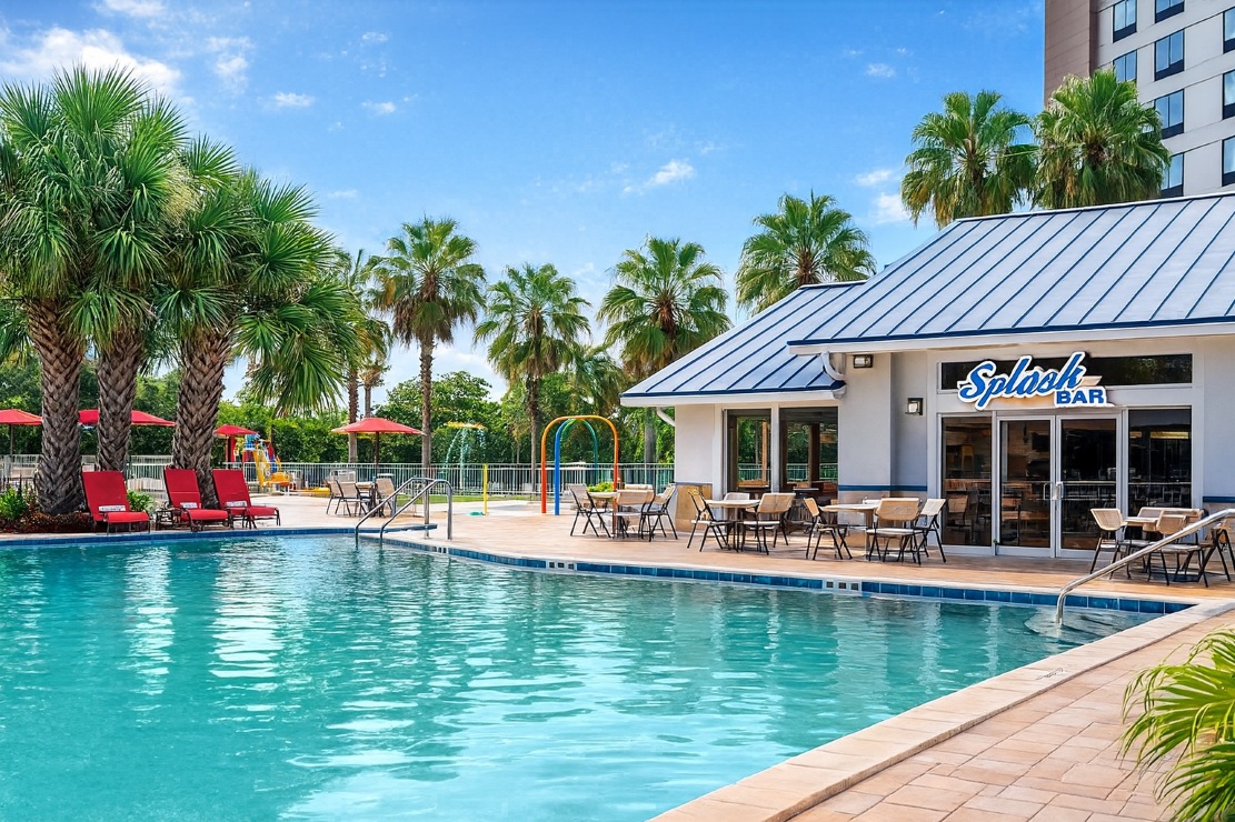 Orlando International Drive North Hotel pool