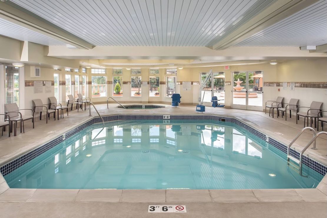 Courtyard by Marriott Portland North pool