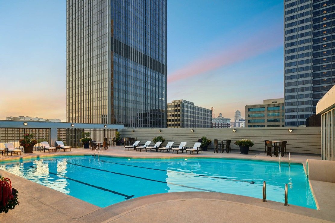 Sheraton Kansas City Hotel at Crown Center pool