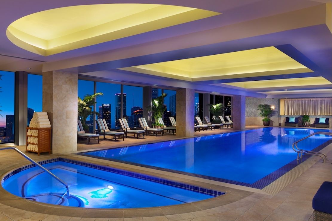 Hilton Americas-Houston pool