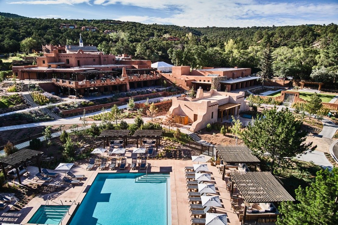 Bishop's Lodge, Auberge Collection pool