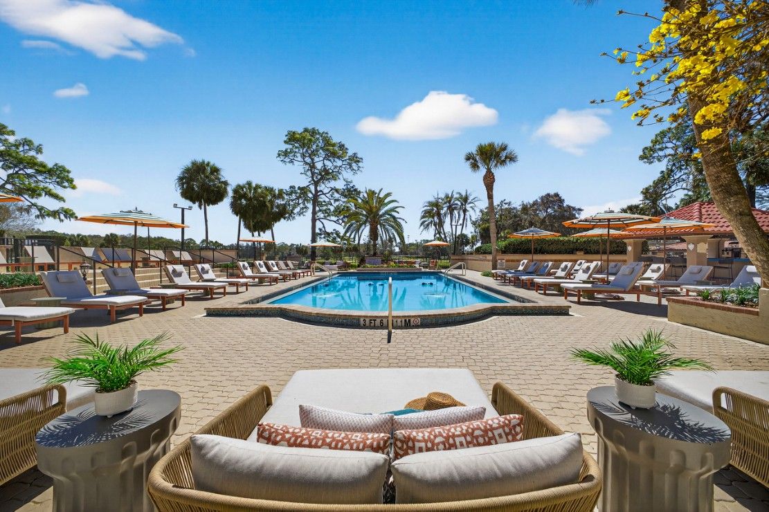 Mission Resort + Club pool