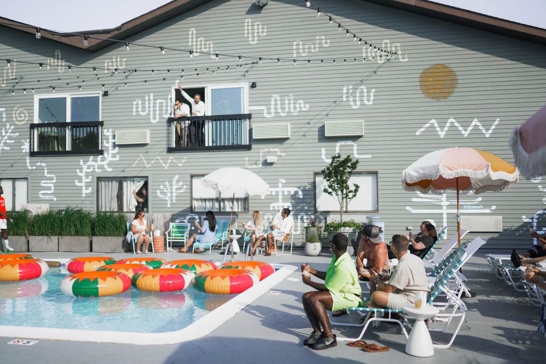 Wayfinder Newport pool