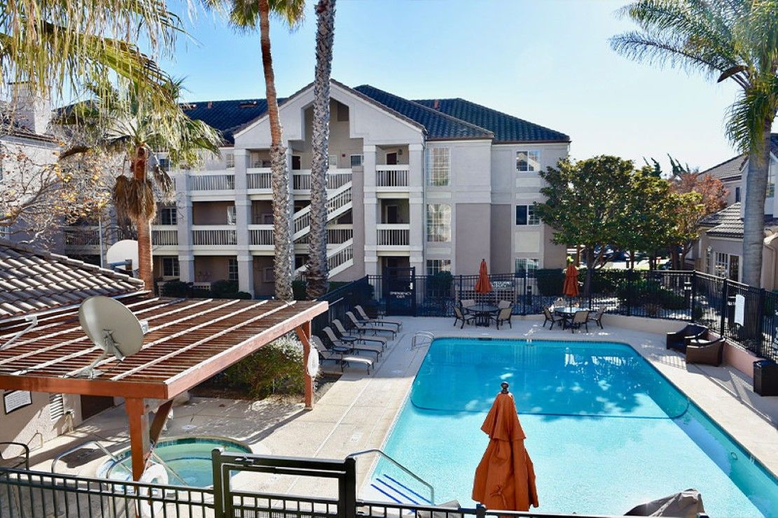 Sonesta ES Suites San Francisco Airport San Bruno pool