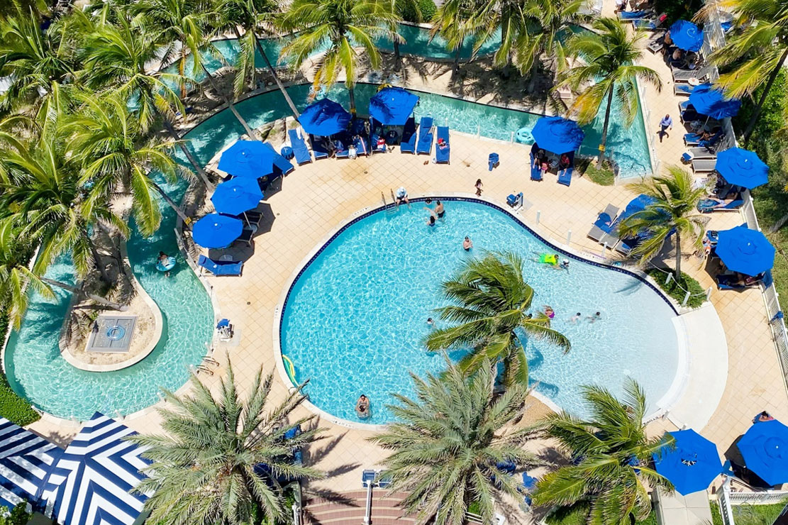 Pelican Grand Beach Resort: Pool & Spa Day Pass Fort Lauderdale