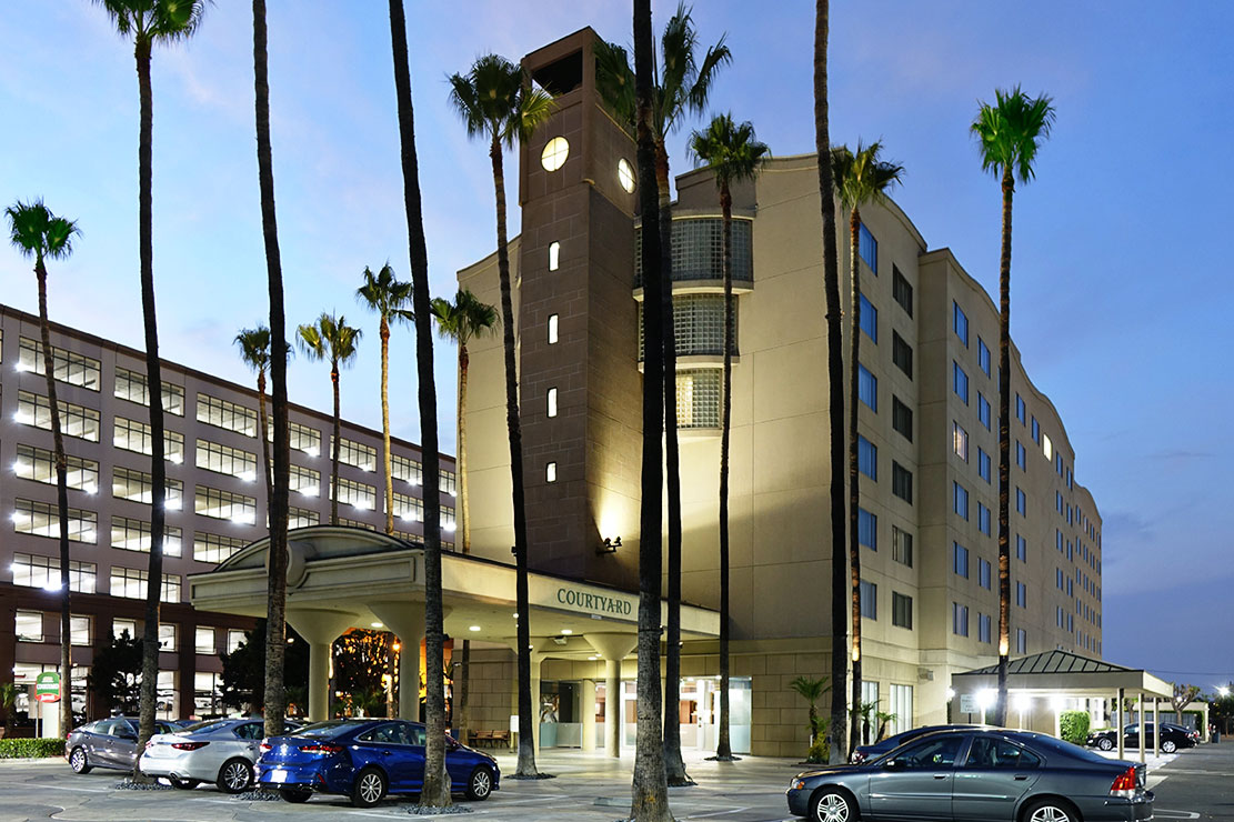 Courtyard by Marriott Los Angeles LAX/Century Blvd Day Pass ResortPass
