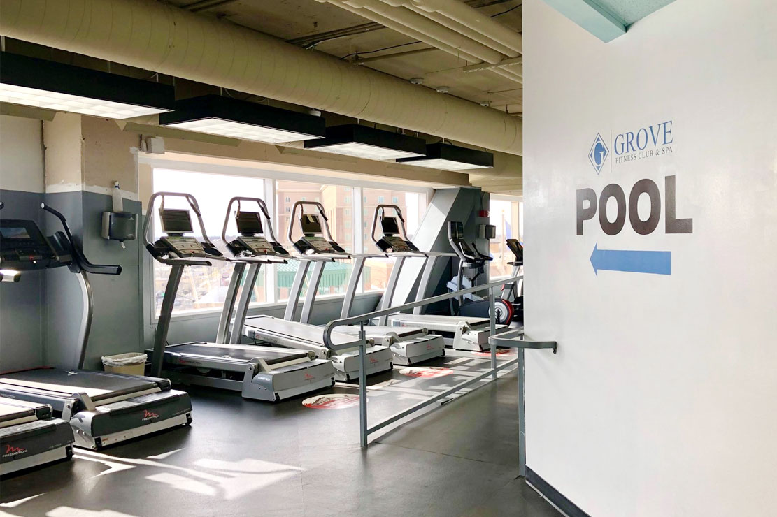 Grove Fitness Club and Spa pool