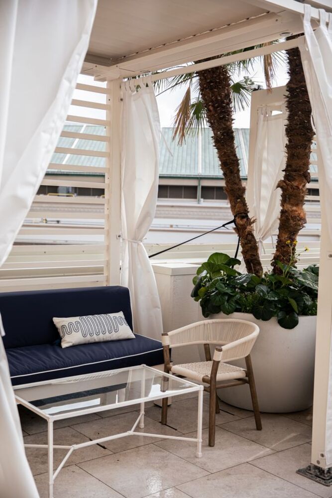 Lounge Cabana