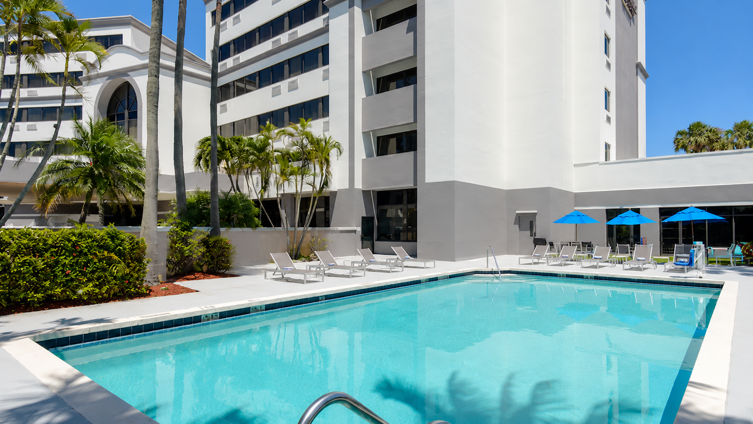 Day Pass at DoubleTree by Hilton West Palm Beach Airport