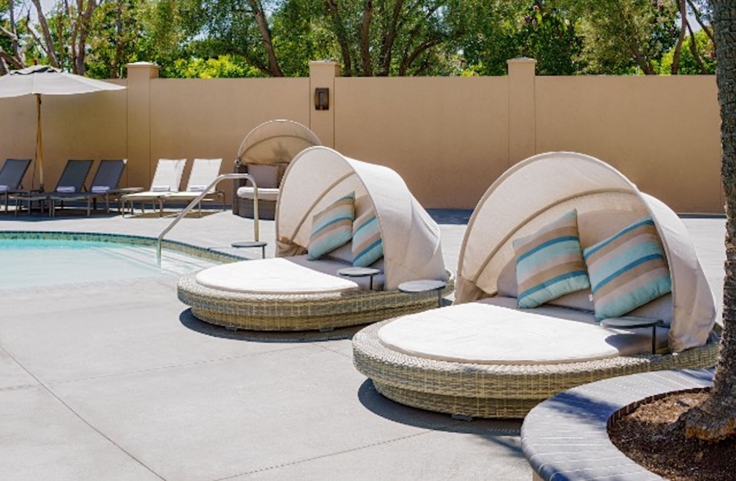 Daybed at Hyatt Regency Santa Clara
