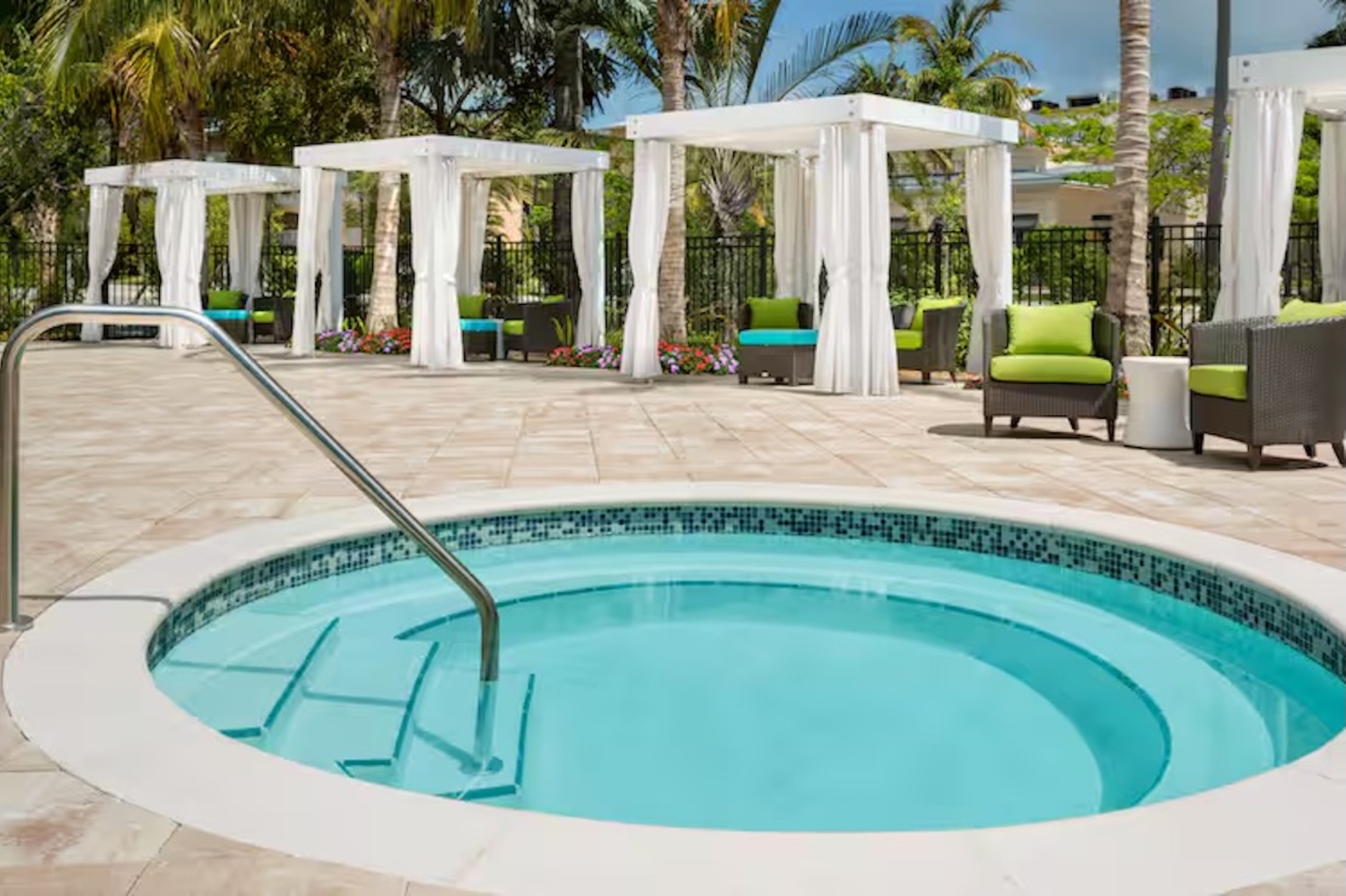 Premium Loungers for Two