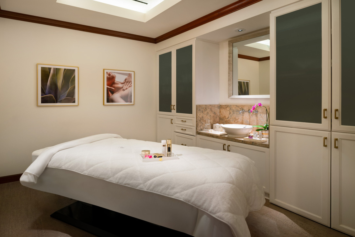 60-minute Signature Massage