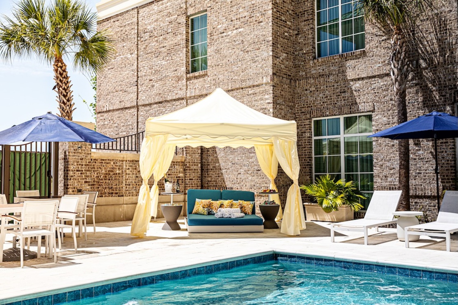Cabana  at Embassy Suites by Hilton Charleston Harbor Mt. Pleasant