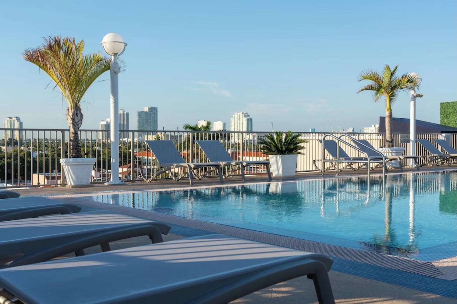 Day Pass  at Courtyard Miami Beach South Beach